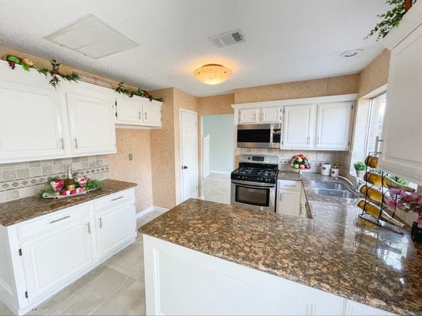 3423 Green Fields Drive, Sugar Land TX 77479