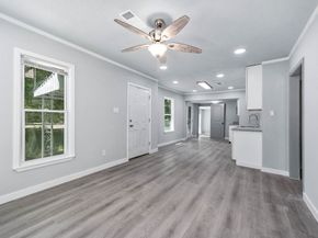 810 Clinton Park Street, Houston TX 77029