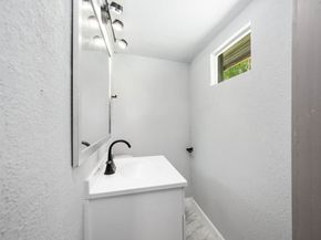 810 Clinton Park Street, Houston TX 77029