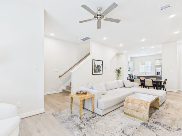 3073 Hicks Street, Houston TX 77007