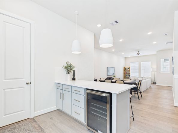 3073 Hicks Street, Houston TX 77007