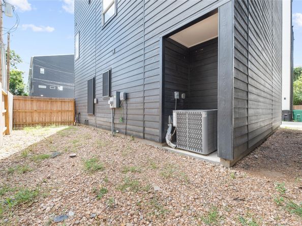 515 Schweikhardt Street, Houston TX 77020