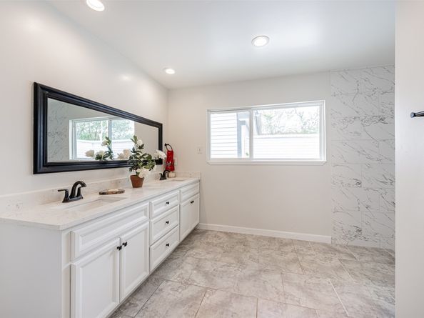 6215 Portal Drive, Houston TX 77096