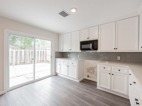 6215 Portal Drive, Houston TX 77096