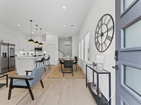 328 Neyland Street, Houston TX 77022