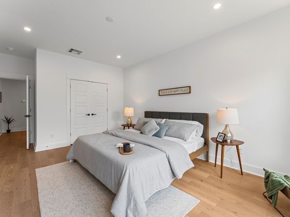 328 Neyland Street, Houston TX 77022