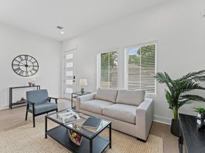 328 Neyland Street, Houston TX 77022