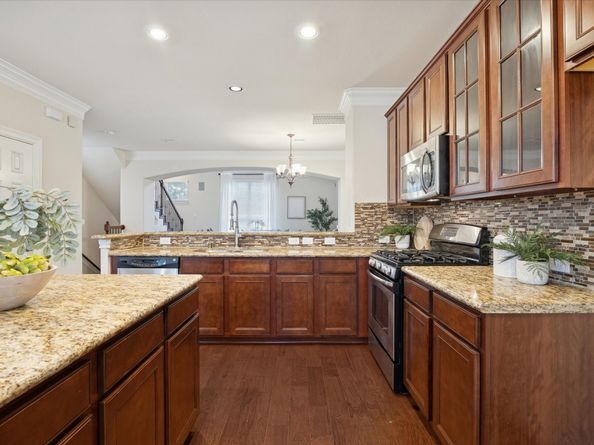 888 Fisher Street, Houston TX 77018