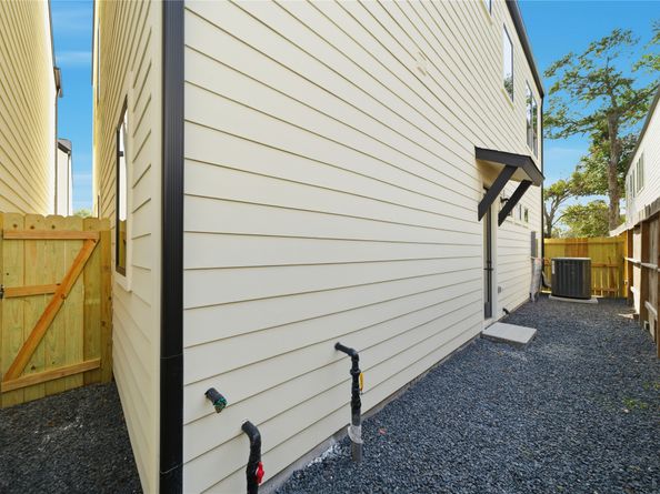 9419 C Montridge Lane, Houston TX 77080