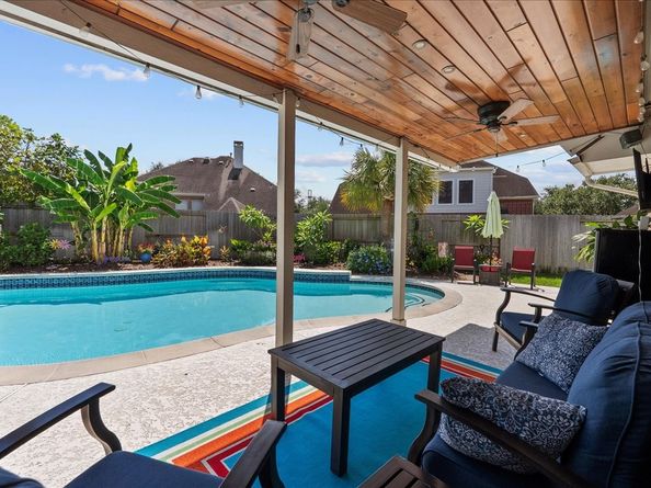 3005 Autumn Park Court, Friendswood TX 77546