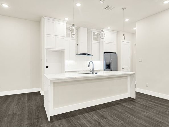 6713 Saint Augustine Street, Houston TX 77021