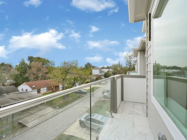 6713 Saint Augustine Street, Houston TX 77021