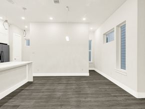 6713 Saint Augustine Street, Houston TX 77021