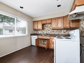 12306 Taylors Crossing Drive, Tomball TX 77375