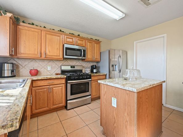 1818 Mickle Creek Drive, Houston TX 77049