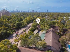 8223 Kingsbrook Road 212, Houston TX 77024
