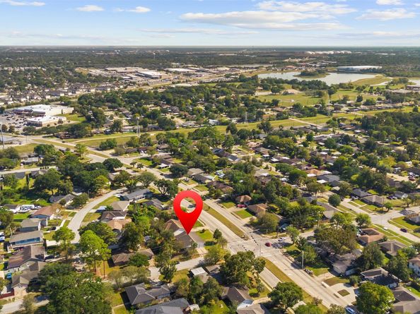 539 Edgebrook Drive, Houston TX 77034