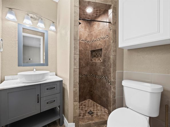 539 Edgebrook Drive, Houston TX 77034