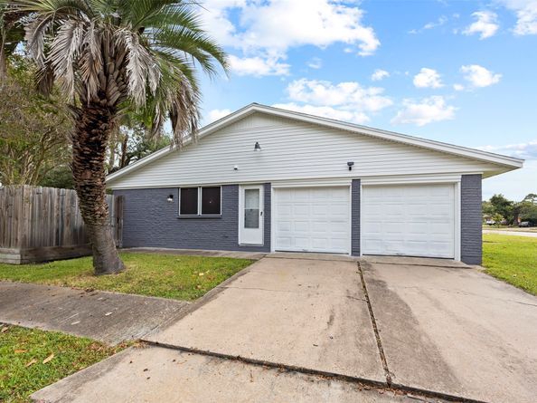 539 Edgebrook Drive, Houston TX 77034