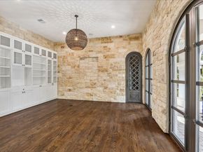 2330 Maroneal Street, Houston TX 77030