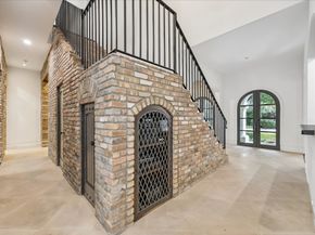 2330 Maroneal Street, Houston TX 77030