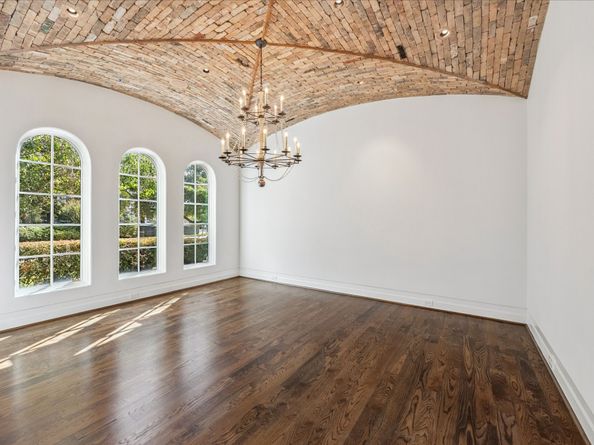 2330 Maroneal Street, Houston TX 77030