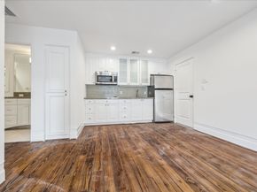 2330 Maroneal Street, Houston TX 77030