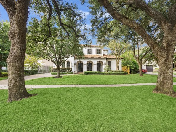 2330 Maroneal Street, Houston TX 77030