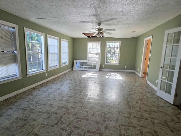 524 N Super Street, Houston TX 77011