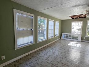 524 N Super Street, Houston TX 77011