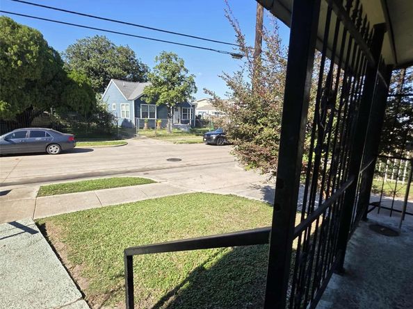 524 N Super Street, Houston TX 77011