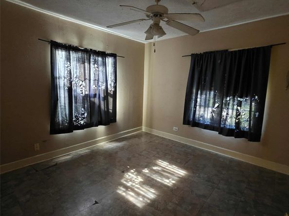 524 N Super Street, Houston TX 77011