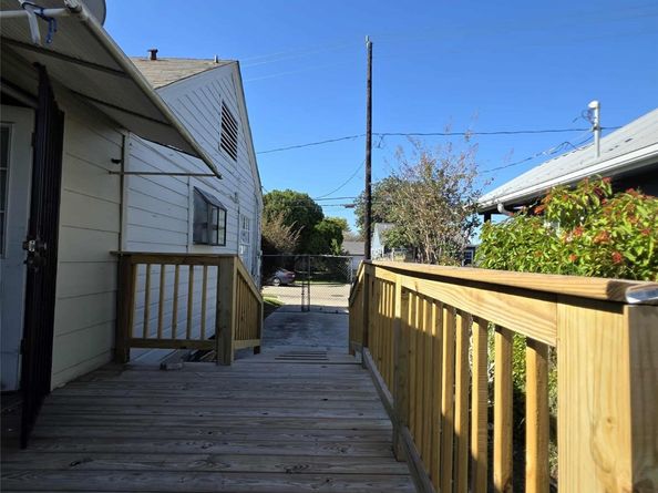 524 N Super Street, Houston TX 77011