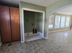 524 N Super Street, Houston TX 77011