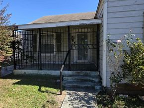 524 N Super Street, Houston TX 77011