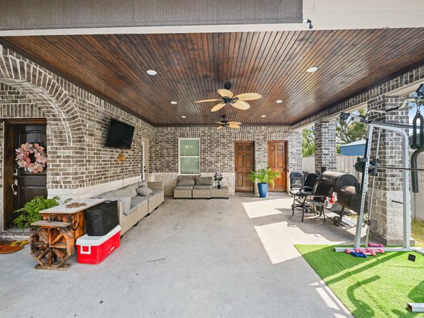 6518 Letcher Street, Houston TX 77028