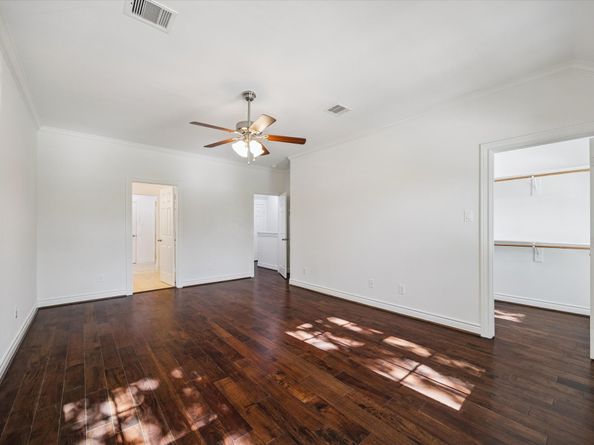 9026 Lakes At 610 Drive, Houston TX 77054