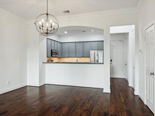 9026 Lakes At 610 Drive, Houston TX 77054