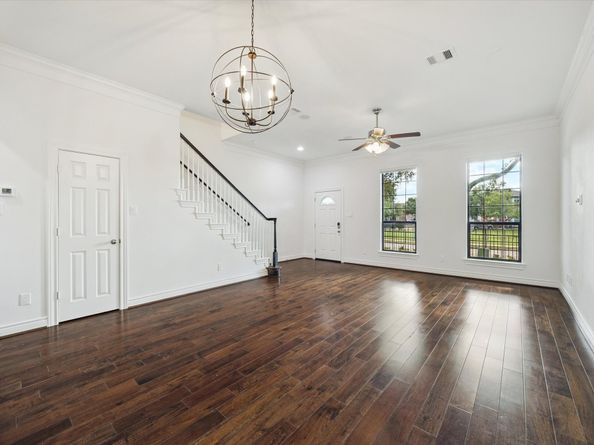 9026 Lakes At 610 Drive, Houston TX 77054