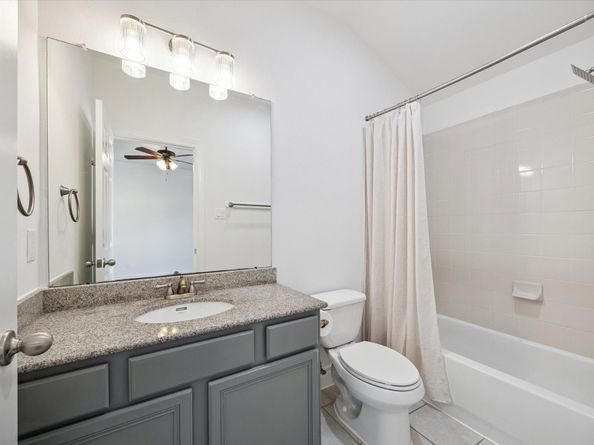 9026 Lakes At 610 Drive, Houston TX 77054