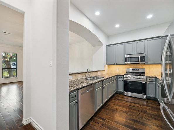 9026 Lakes At 610 Drive, Houston TX 77054