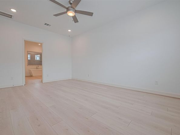 8913 Grovner Place, Houston TX 77055