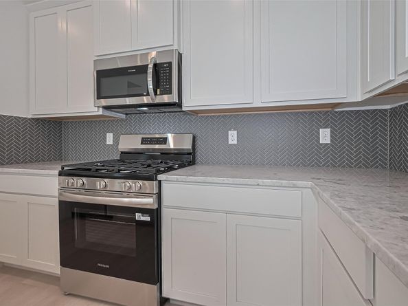 8913 Grovner Place, Houston TX 77055