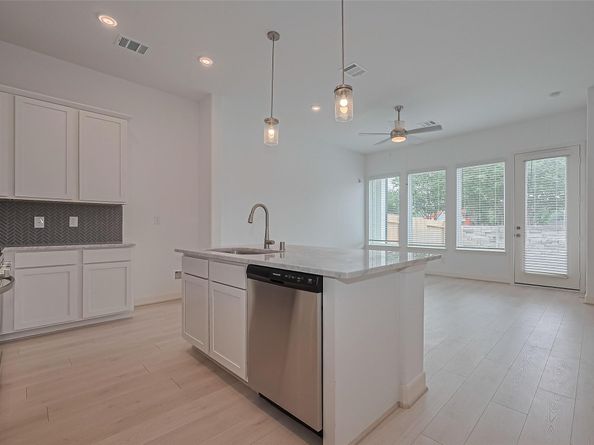 8913 Grovner Place, Houston TX 77055