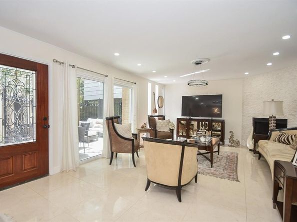 6304 Riverview Way, Houston TX 77057