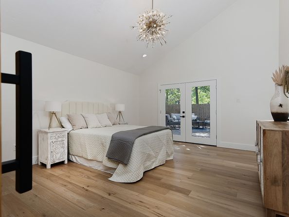 16 Crinkleroot Court, The Woodlands TX 77380