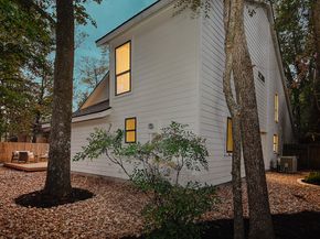 16 Crinkleroot Court, The Woodlands TX 77380