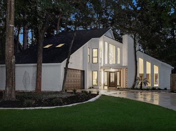16 Crinkleroot Court