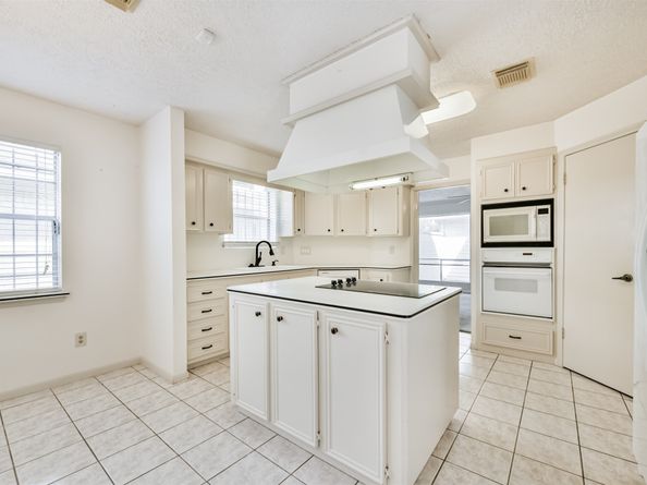 7603 Portal Drive, Houston TX 77071