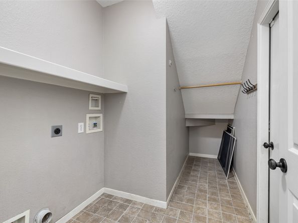 81 N Apple Springs Circle, The Woodlands TX 77382